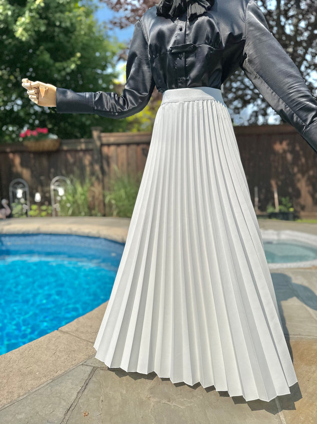 Pleated Skirt – Loubutik